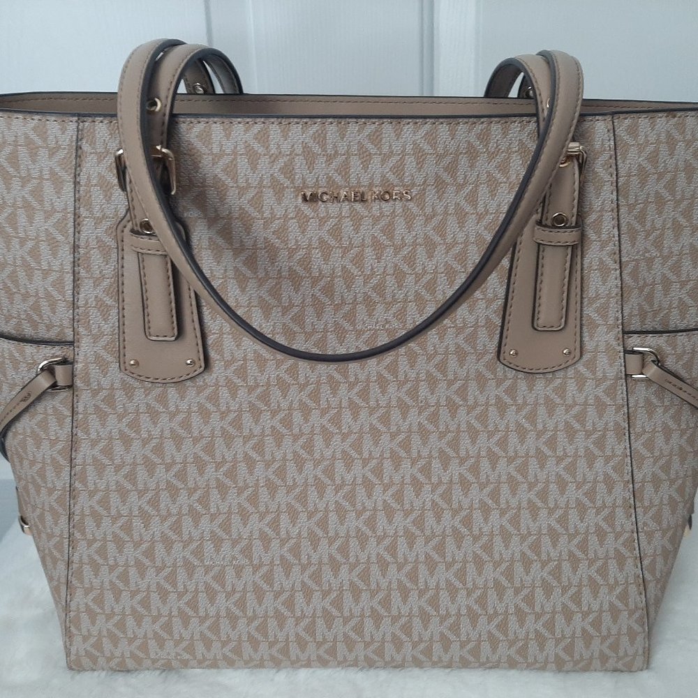 Michael Kors Voyager East / West Tote